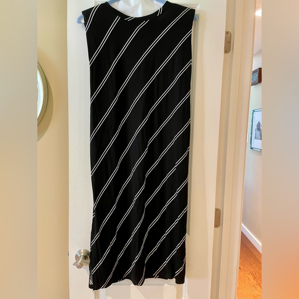 Loft dress size small 🖤